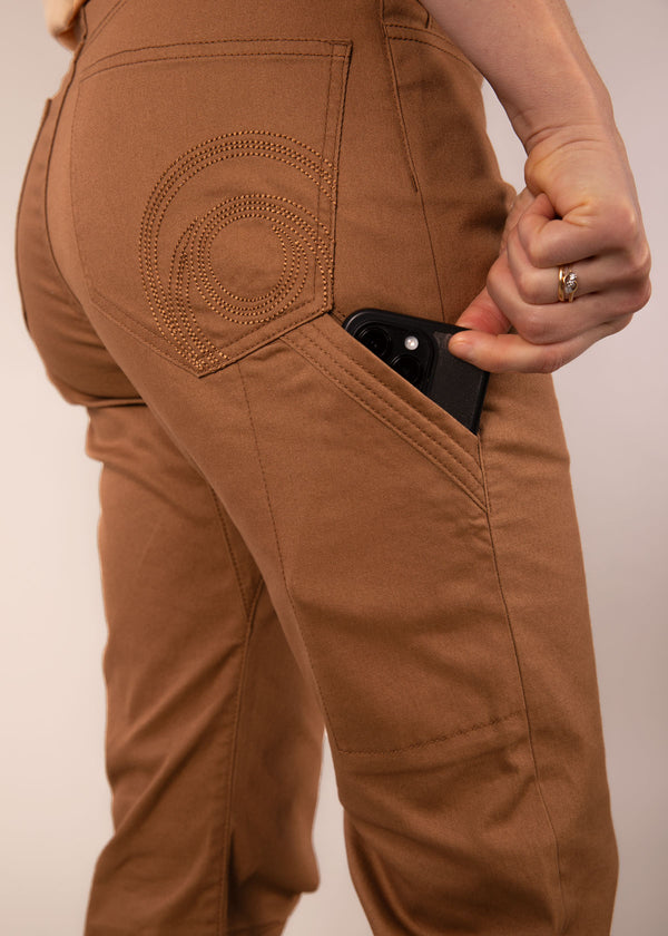 3RD ROCK sustainable twill trousers - Jess is 5ft 8” with a  29" waist, 38" hips & a 32.5" inseam and is wearing a size 28RL.