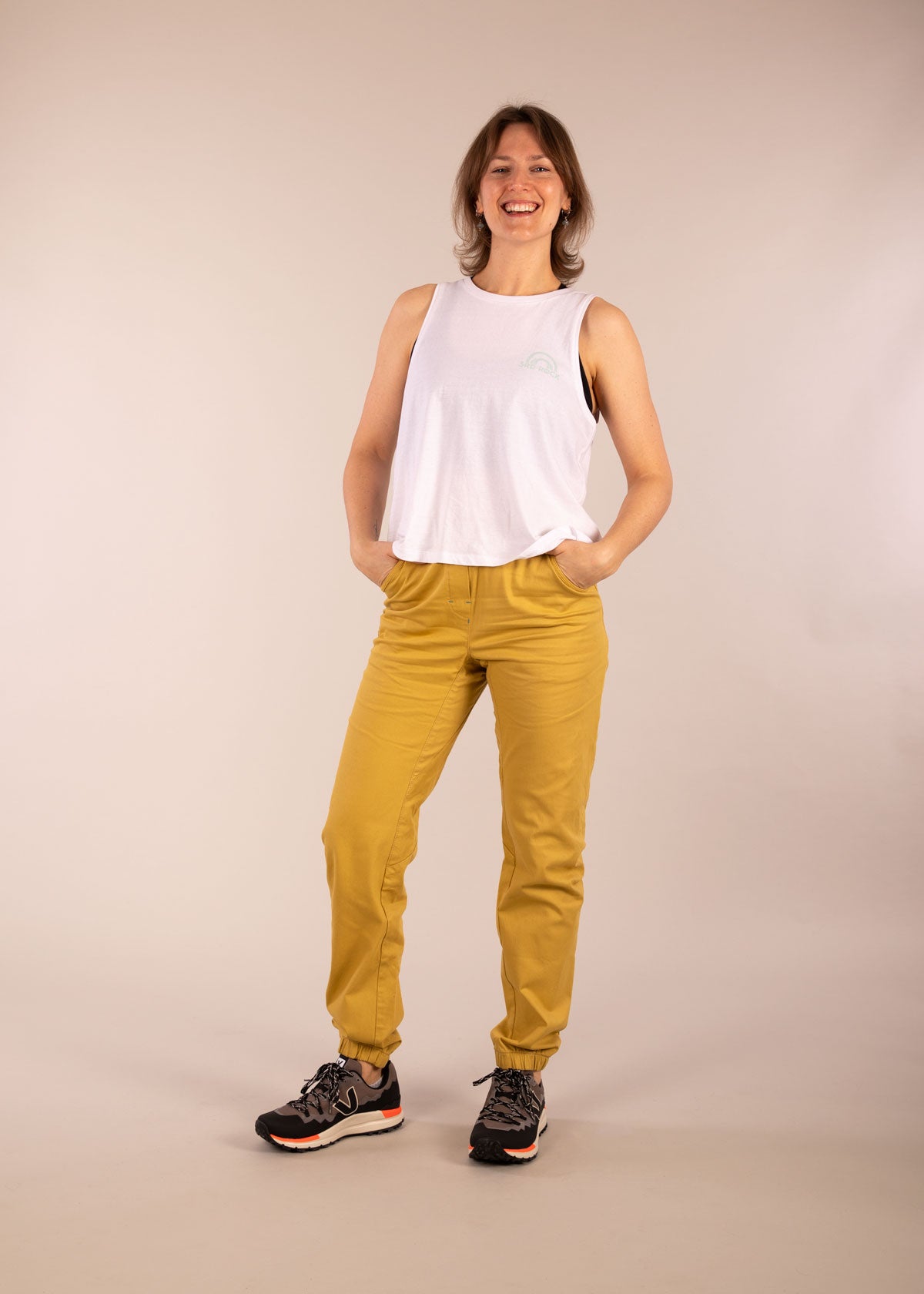 Jess is 5ft 8” with a  29" waist, 38" hips & a 32.5" inseam and is wearing a size 28RL