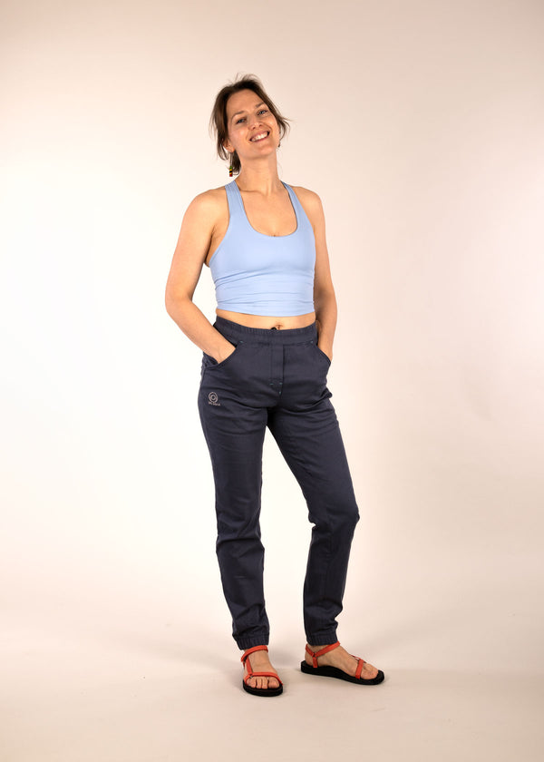 Jess is 5ft 8” with a  29" waist, 38" hips & a 32.5" inseam and is wearing a size 28RL
