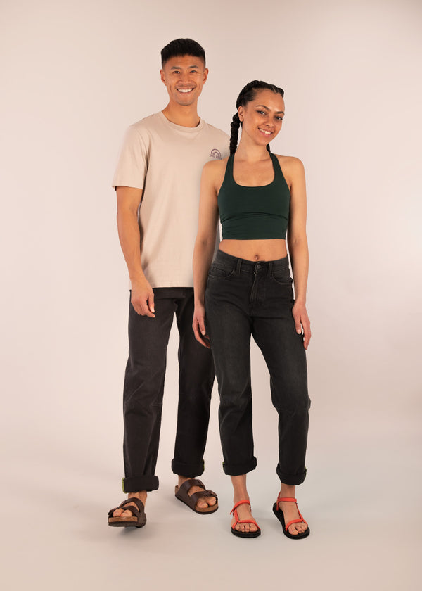 Donald is 6ft 1″  with a 30" waist, 36" hips & a 33" inseam and is wearing a size 30LL

Aaliyah is 5ft 8" with a 26" waist, 35" hips & a 33" inseam and is wearing a size 26RL