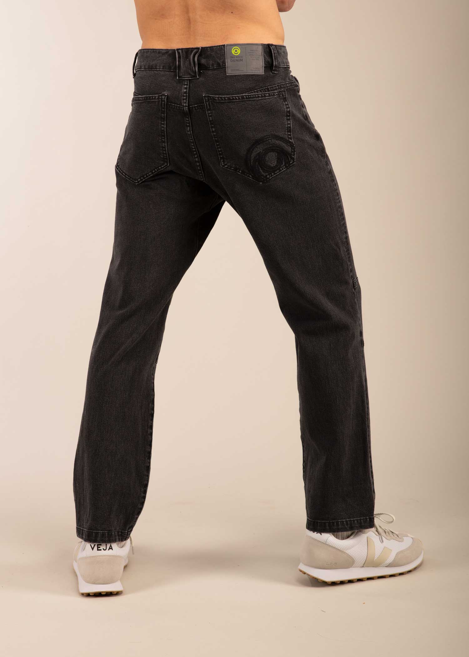 3rd rock clothing sustainable jeans - Jerome is 5ft 10" with a 30" waist & 37" hips. Here he is wearing a size 30RL. M