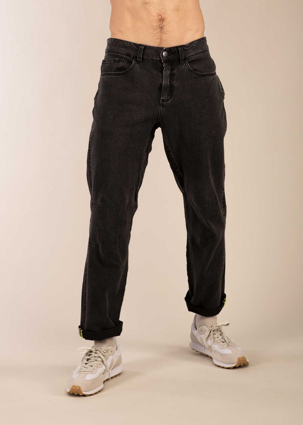 3rd rock clothing sustainable jeans - Jerome is 5ft 10" with a 30" waist & 37" hips. Here he is wearing a size 30RL. M