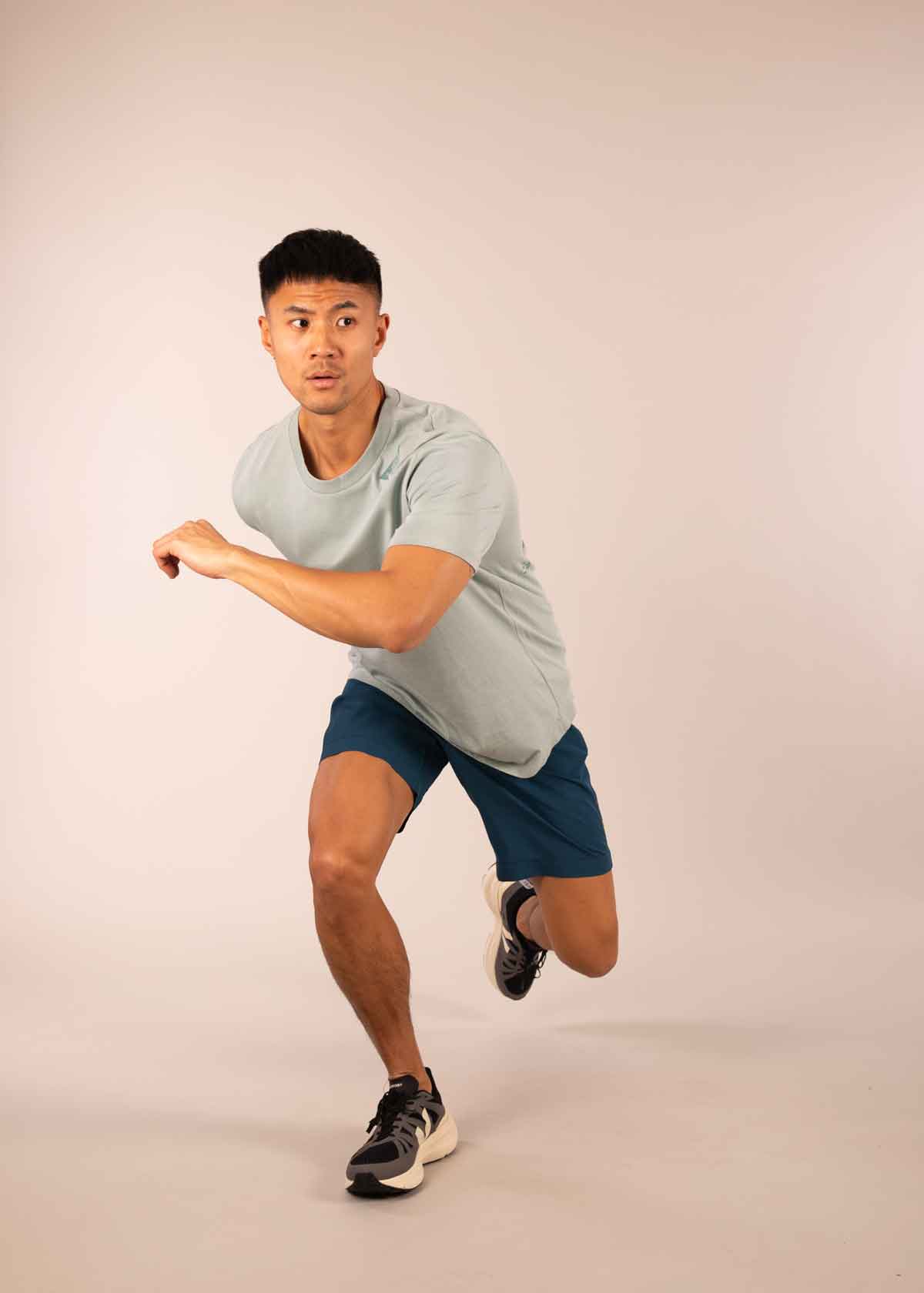 3RD ROCK sustainable Gym shorts - Donald is 6ft 1″ with a 30" waist and is wearing a size 30. Colour: Humpback.