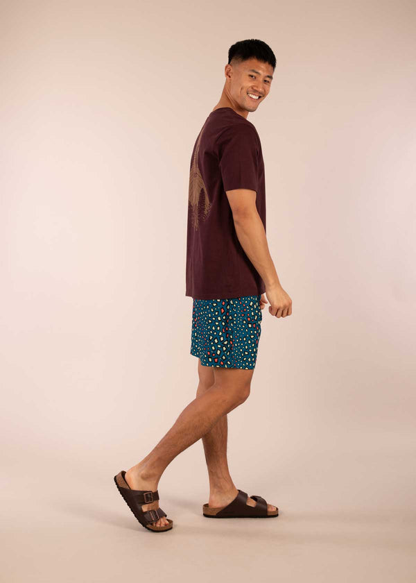 3RD ROCK recycle adventure and swim summer shorts - Donald is 6ft 1″ with a 30" waist and is wearing a size 30. Pattern: Minimal Gecko.