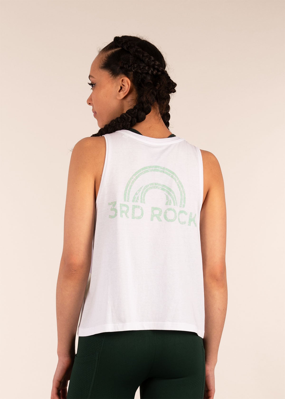 3RD ROCK lightweight white vest - Aaliyah is 5ft8" with a 34" chest and is wearing a size 10.