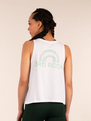 3RD ROCK lightweight white vest - Aaliyah is 5ft8