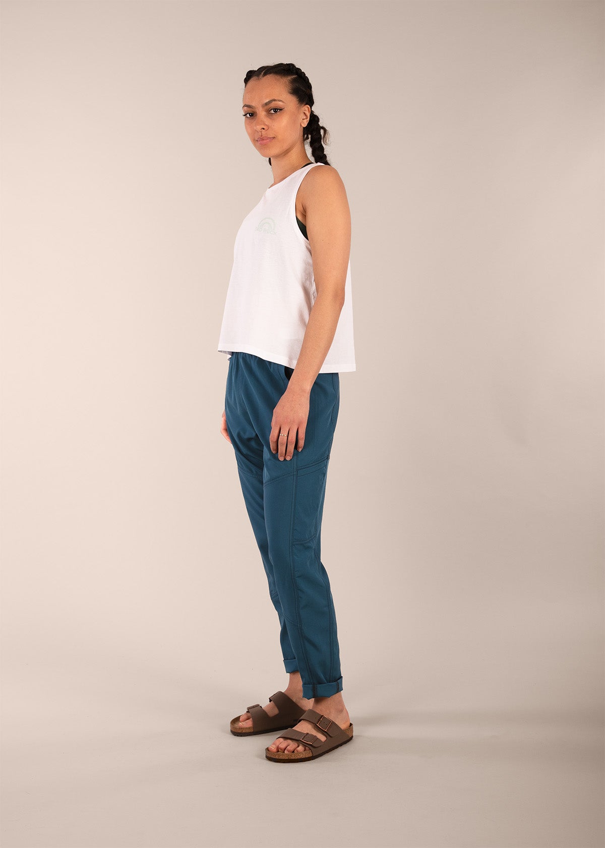 3RD ROCK organic cotton sleeveless vest top - Aaliyah is 5ft8" with a 34" chest and is wearing a size 10.