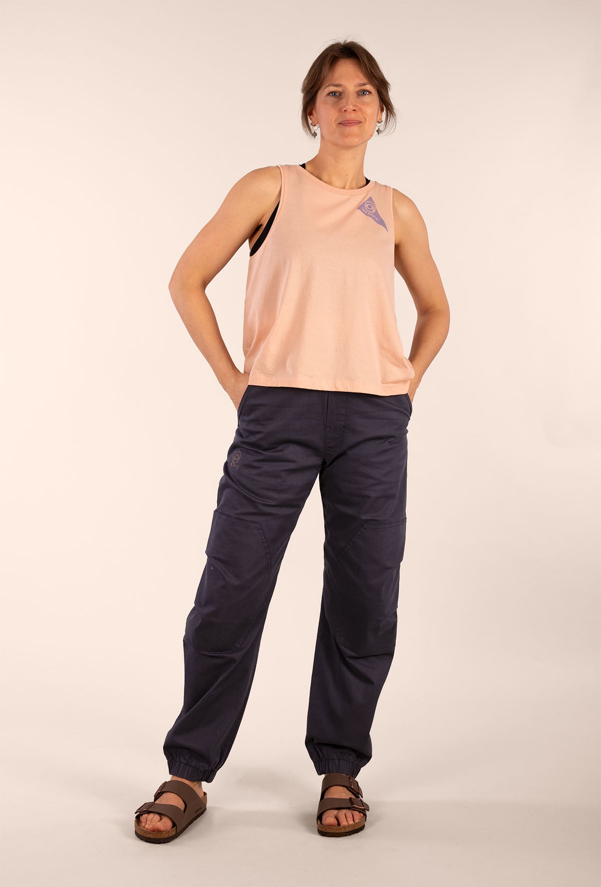 3RD ROCK sustainable clothing organic cotton vest top - Jess is 5ft 8” with a 36" chest and is wearing a size 12.