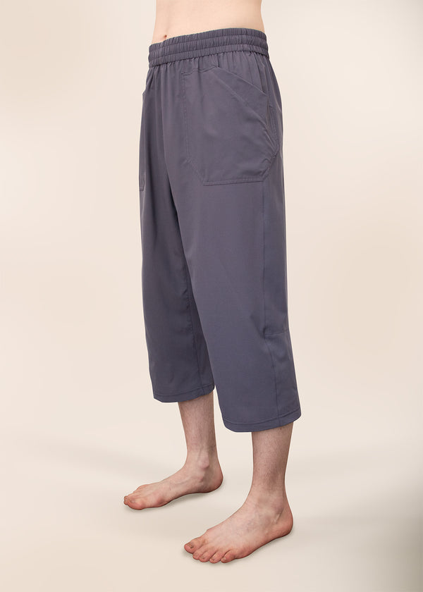 3RD ROCK Recycled 3/4 length yoga and climbing trousers - Ed is 5ft 8" with a 29" waist and a 31" inseam and is wearing a size 28.