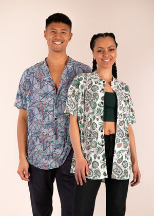 3RD ROCK recycled summer active buttoned shirt - Donald is 6ft1″  with a 40