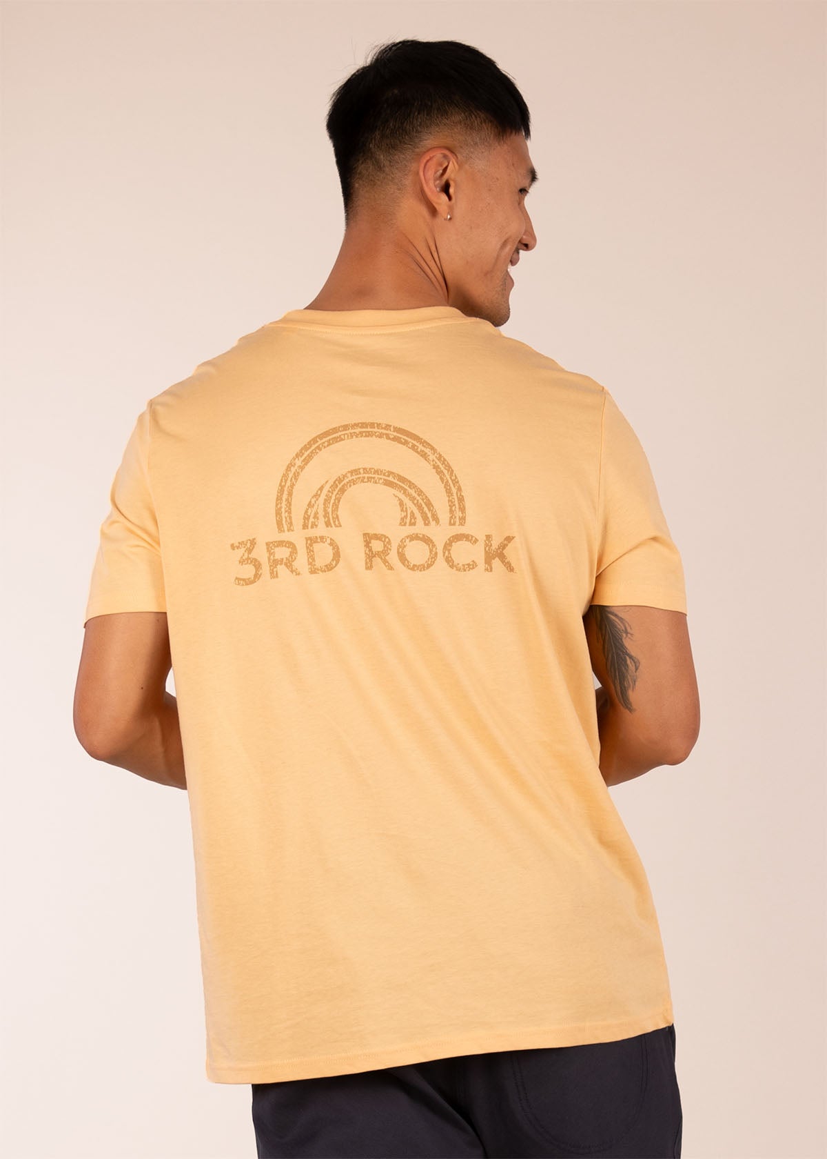 3RD ROCK Clothing organic cotton tee with horizon logo - Donald is 6ft1″  with a 40" chest and is wearing a size L.