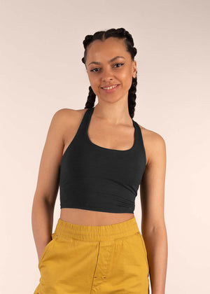 3RD ROCK Sustainable clothing & activewear - Aaliyah is 5ft 8