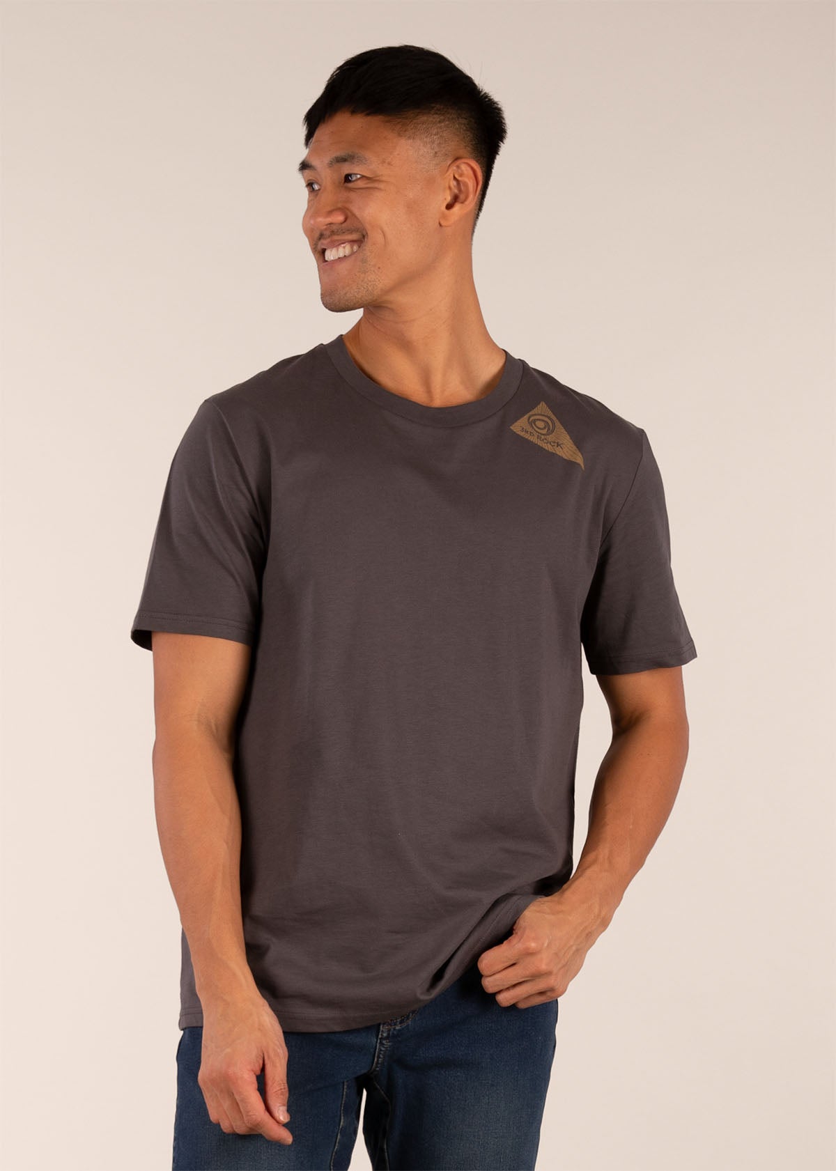 3RD ROCK Clothing unisex tee in dark grey - Donald is 6ft 1″  with a 40" chest and is wearing a size L.