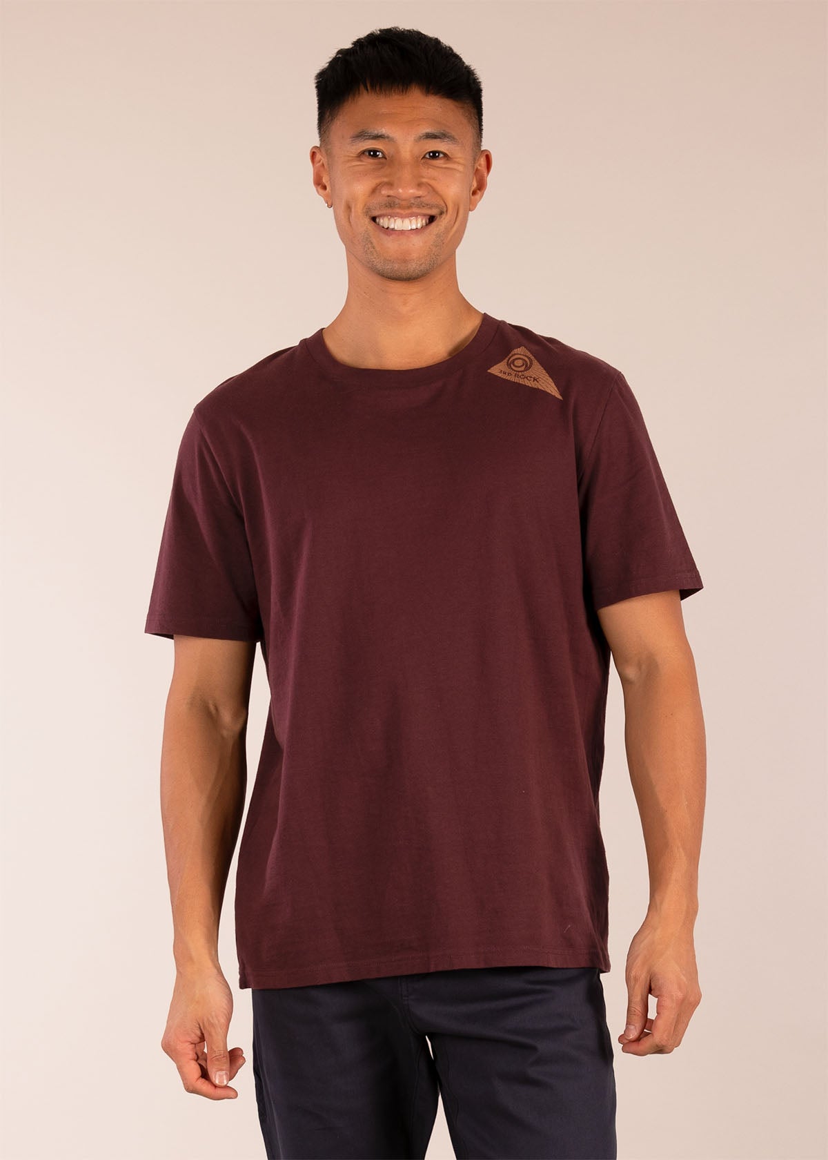 3RD ROCK Clothing organic cotton tee - Donald is 6ft 1″  with a 40" chest and is wearing a size L.