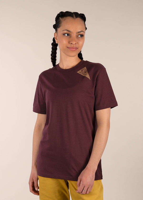 3RD ROCK unisex classic fit tee made with 100% organic cotton - Aaliyah is 5ft8" with a 34" chest and is wearing a size S.